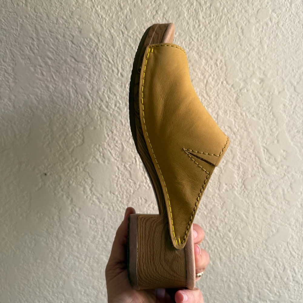 Dansko Giana Yellow Mules Comfortable Leather Sandals Women’s Size 38EU - Picture 8 of 9